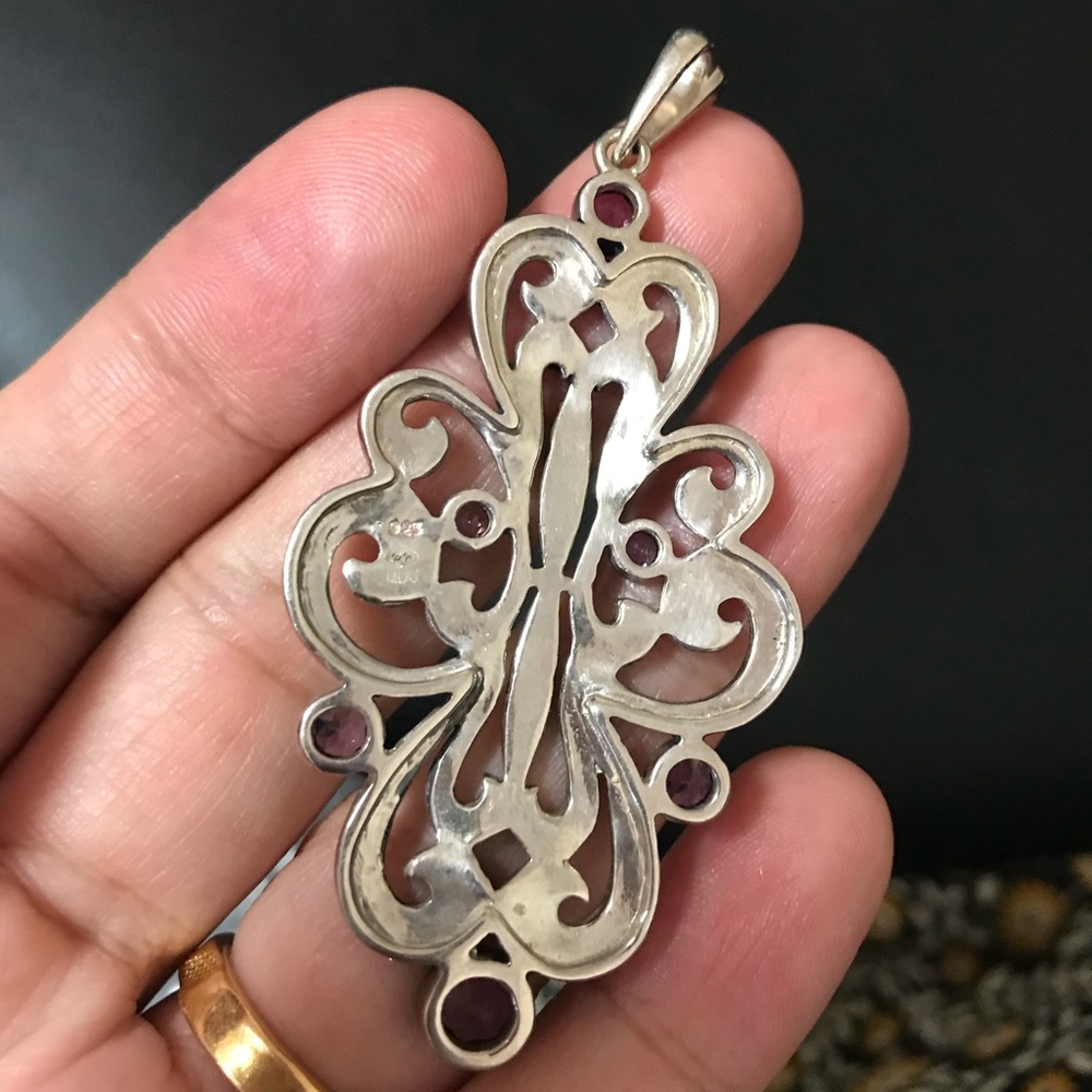 New! 925 Gorgeous Pendant and Earrings Set - Picture 4 of 5